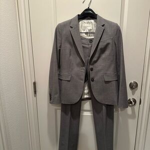 Banana Republic Classic Gray Suit (Women’s suit)